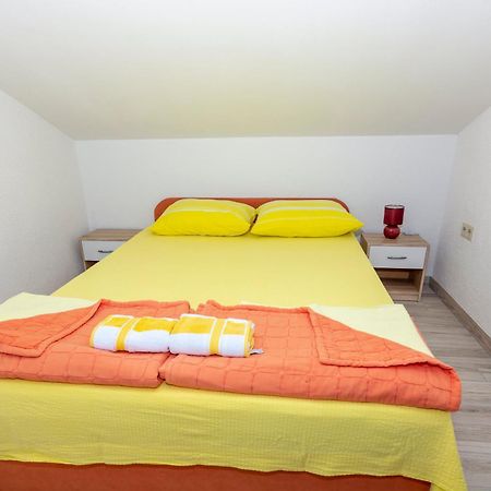 Apartmani Filip Pag Town Zewnętrze zdjęcie
