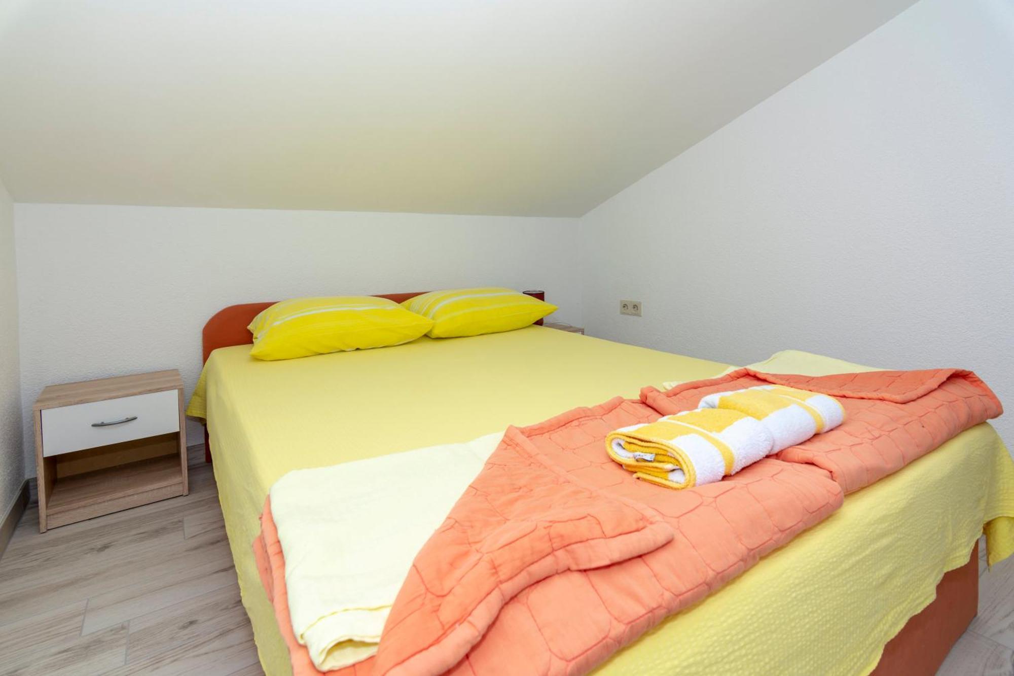 Apartmani Filip Pag Town Zewnętrze zdjęcie